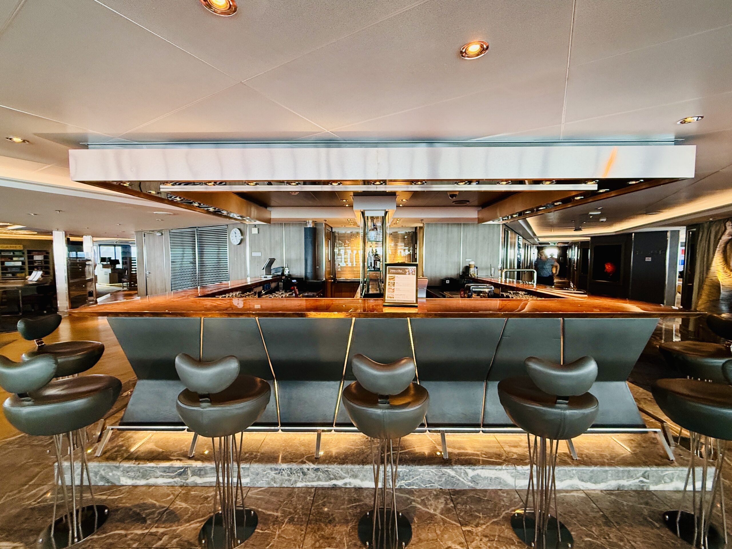 Crows Nest Bar on Koningsdam