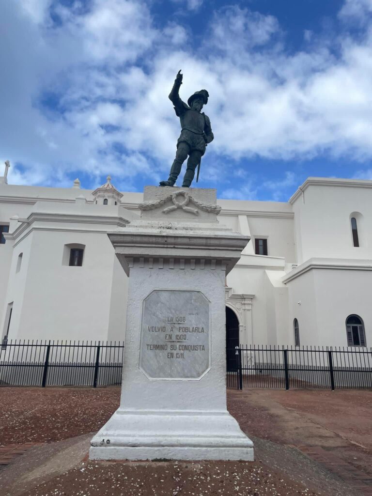 Statue in Plaza San José in San Juan