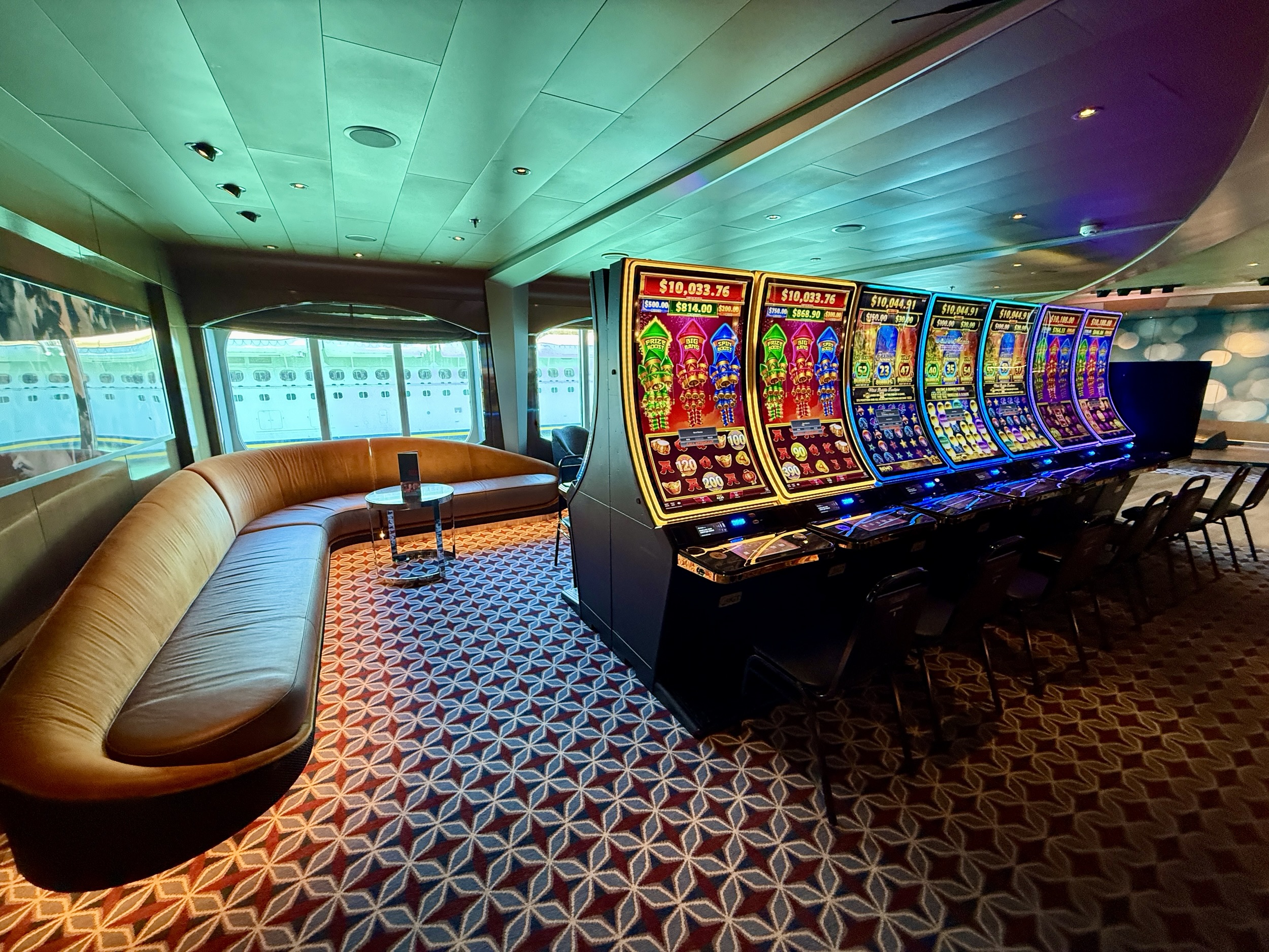Seating in Ocean Bar on Koningsdam has been given up for slots for this cruise