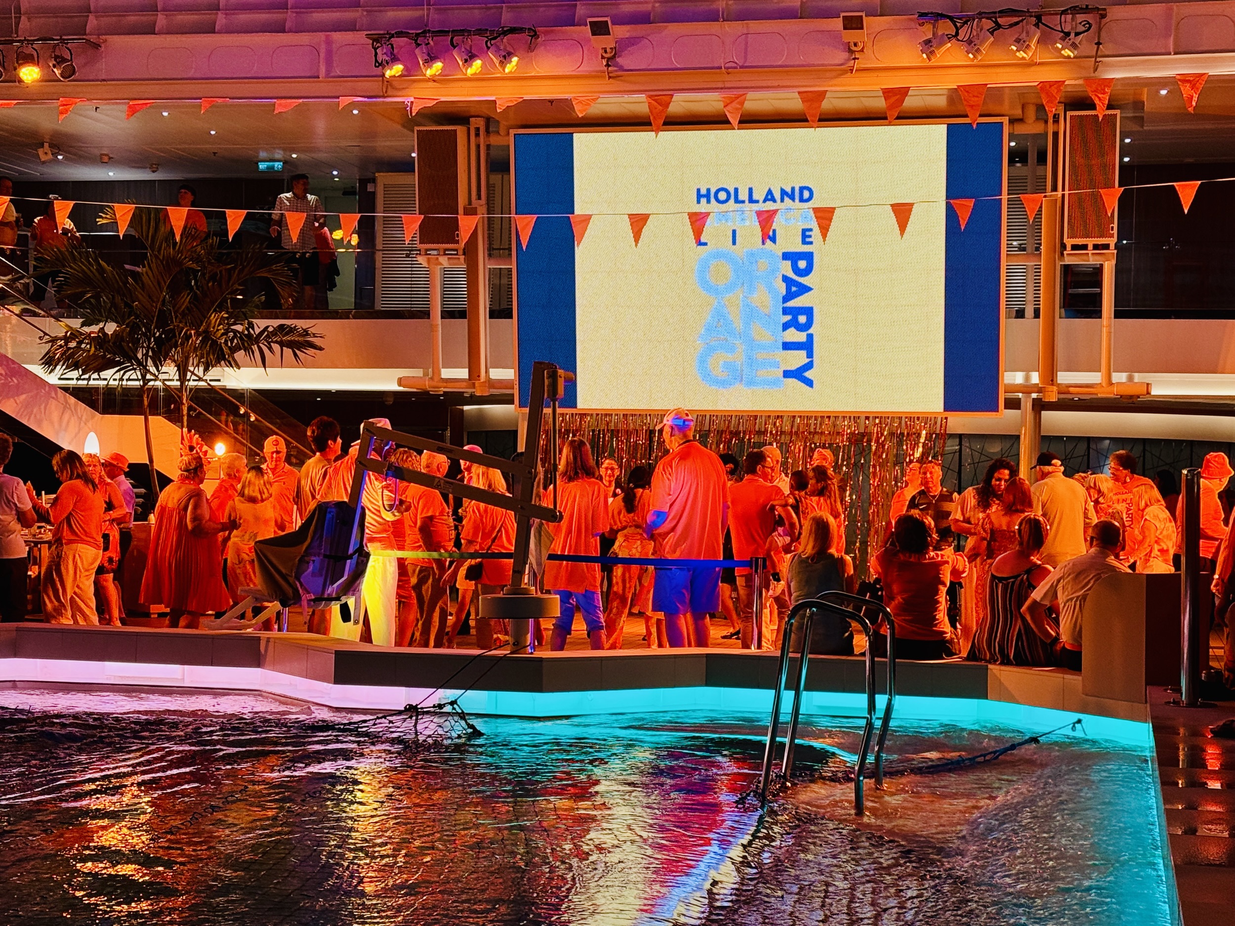 Orange Party on Koningsdam