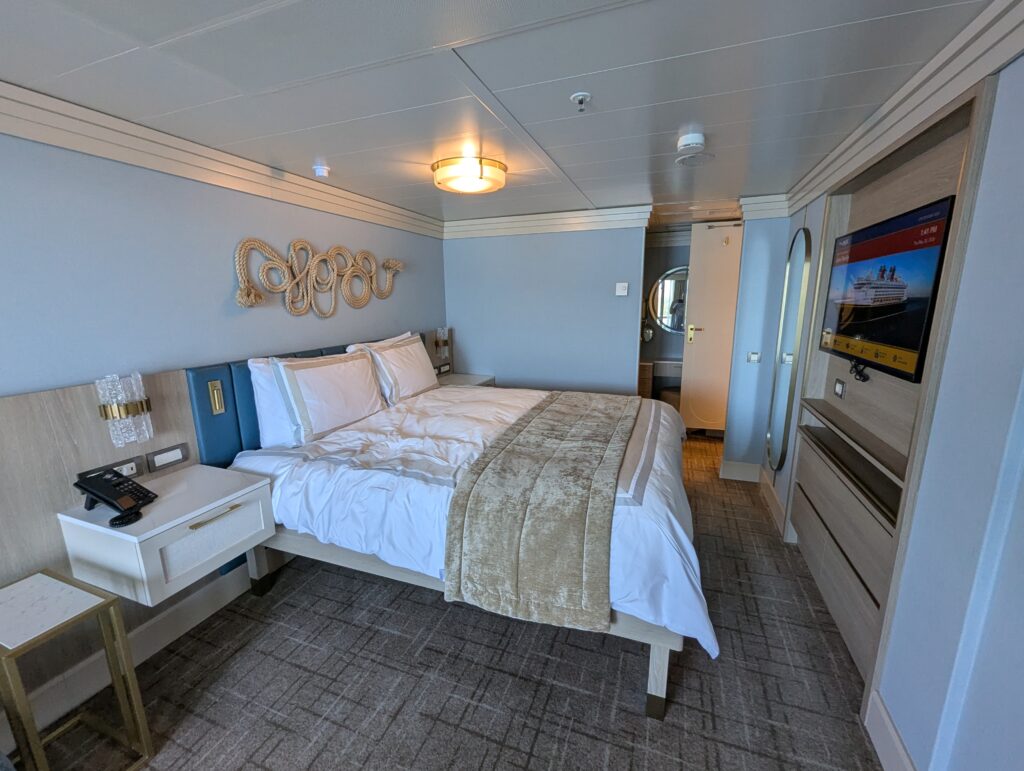 Concierge 1-Bedroom Suite with Verandah on Disney Magic (8032)